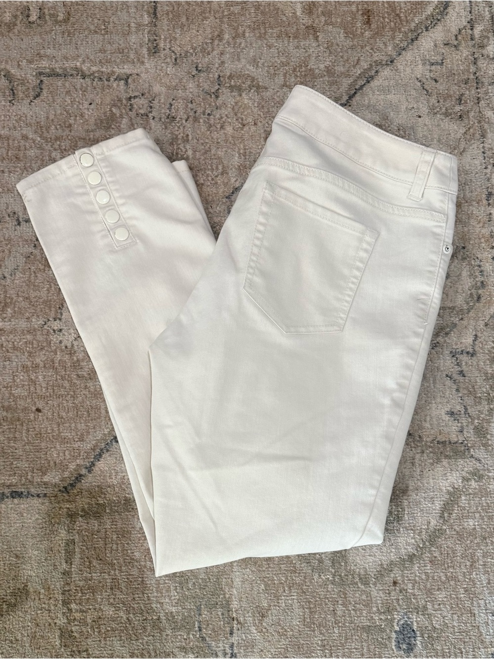 Chico’s Platinum Ultimate Fit White Snap Button Leg Cropped Jeans - Size 1